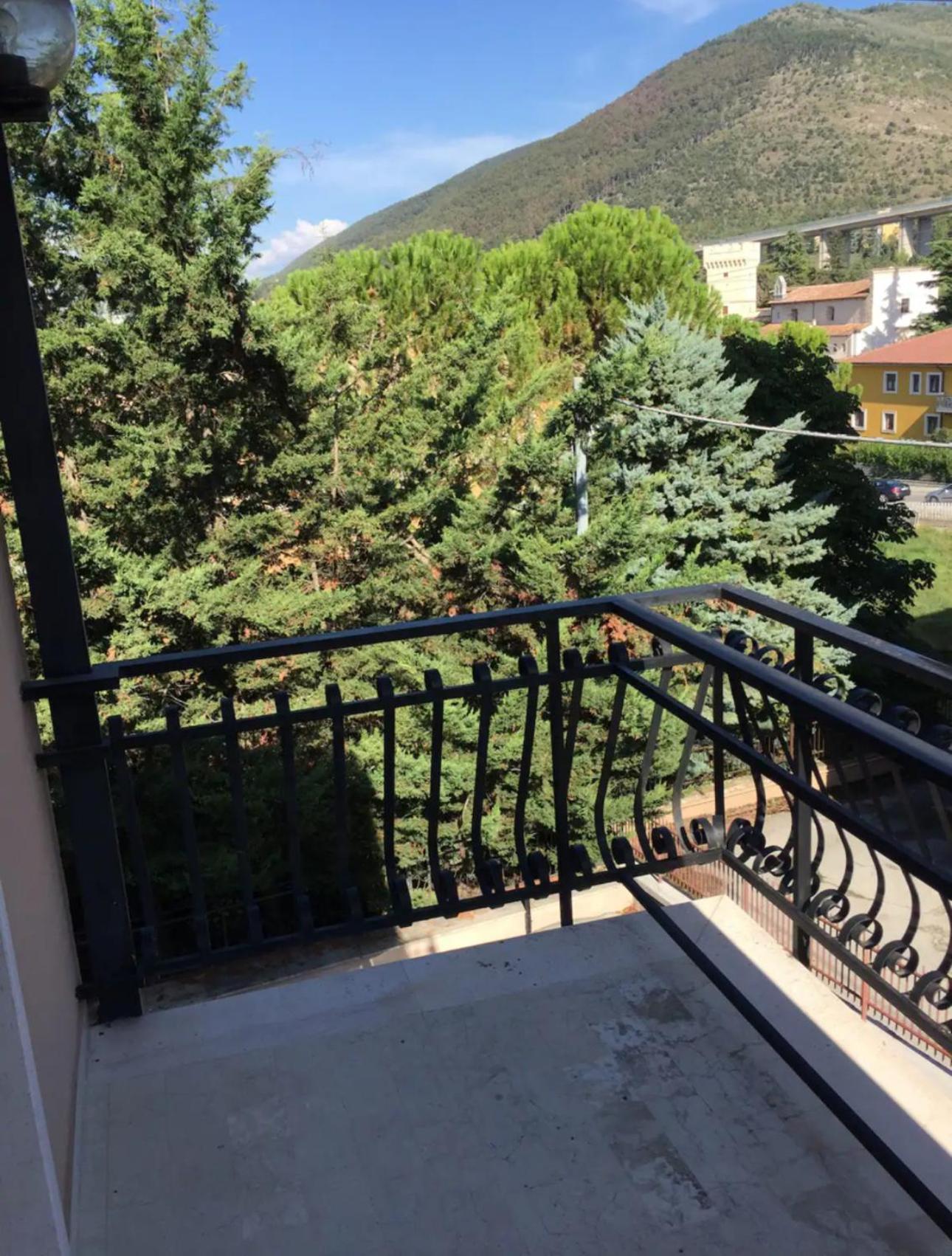 Monte Camicia - Cozy Home In City Center-Spacious-Free Parking LʼAquila Dış mekan fotoğraf